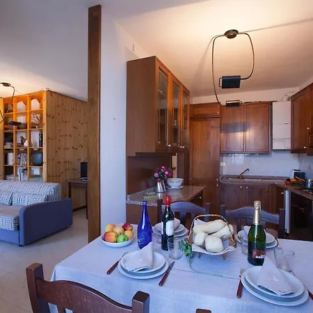 Apartment Sleeps 4 Varenna